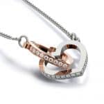 Collier avec Pendentif Coeurs Entrelacés Contenant un Message 