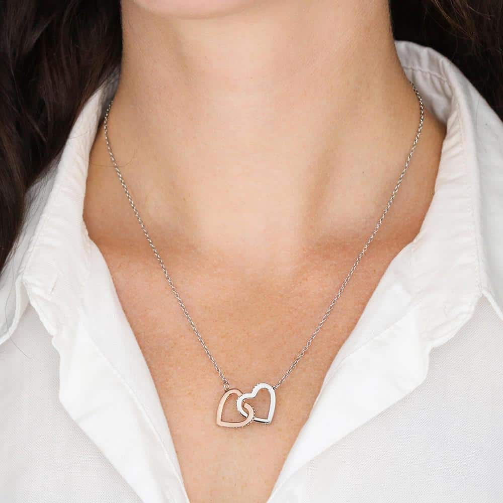 Collier avec Pendentif Coeurs Entrelacés Contenant un Message 